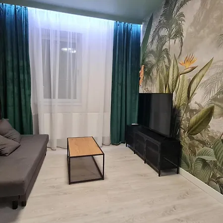 Quiet Street 11/2e Appartement